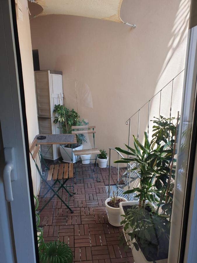 Renovated Studio With Roof Garden Access, 15 M Walk To Acropolis Apartment Атина Екстериор снимка